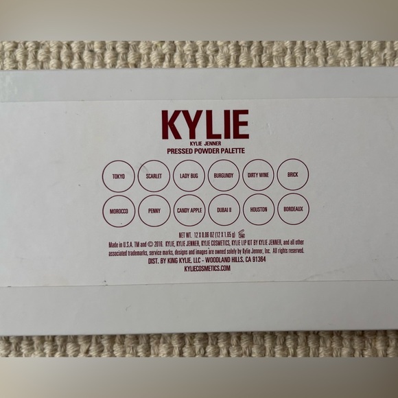 Kylie Jenner pressed powder eyeshadow pallet - Picture 4 of 4